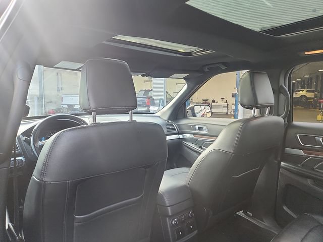 Certified 2018 Ford Explorer Limited w/ Equipment Group 301A AWD/4WD image 24