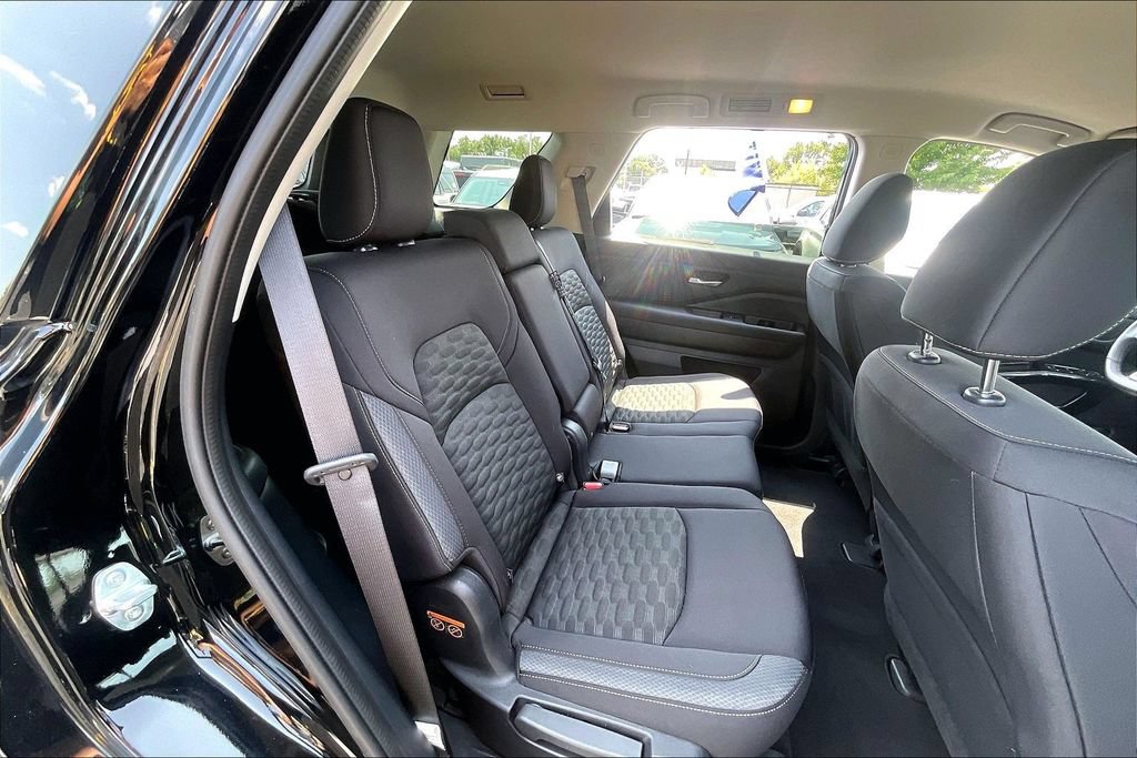 Used 2022 Nissan Pathfinder SV FWD image 26
