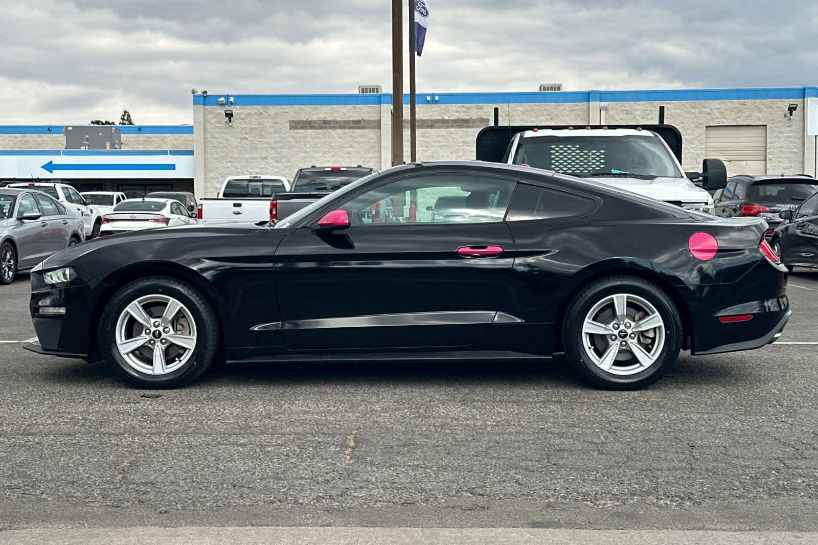 Certified 2020 Ford Mustang Coupe RWD image 6