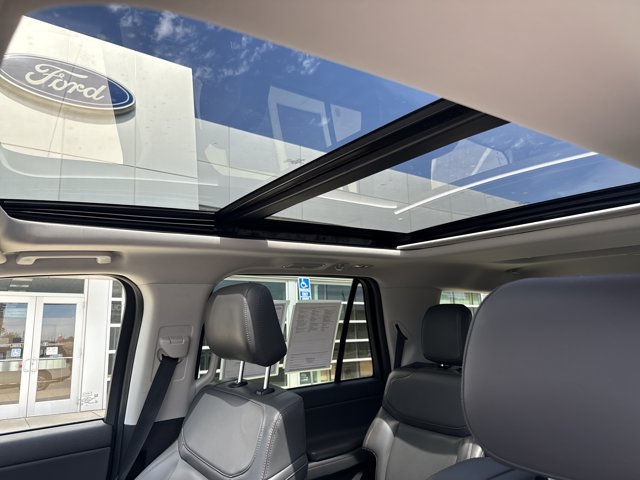 Certified 2025 Ford Expedition Active AWD/4WD image 24