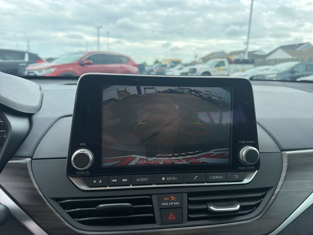 Used 2025 Nissan Altima 2.5 SV FWD image 32
