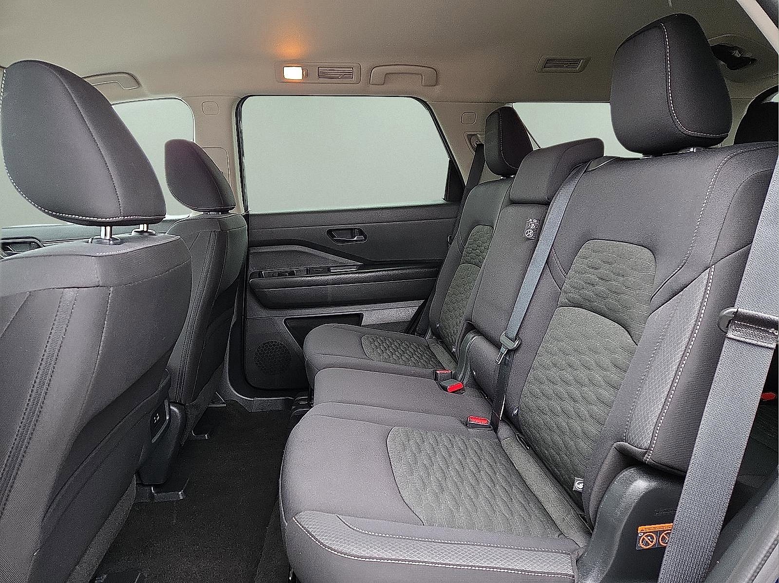 Used 2025 Nissan Pathfinder SV image 11