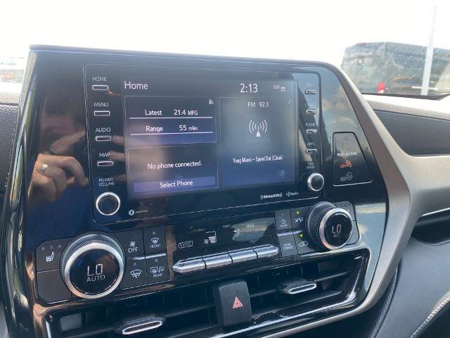 Used 2022 Toyota Highlander XLE FWD image 19