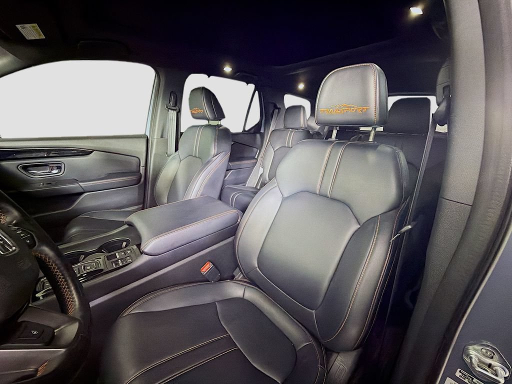 Used 2023 Honda Pilot TrailSport image 13