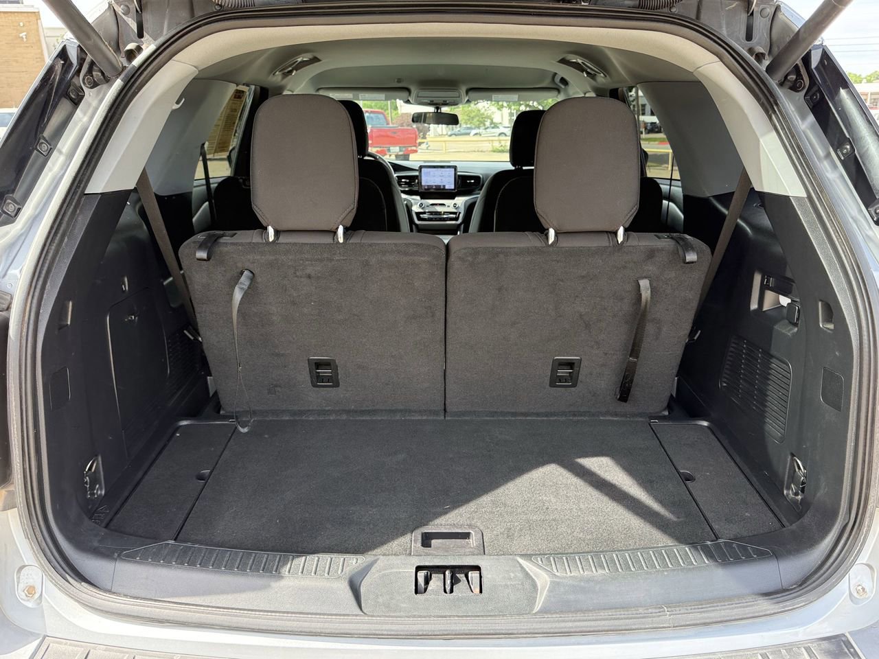 Certified 2023 Ford Explorer XLT RWD image 30