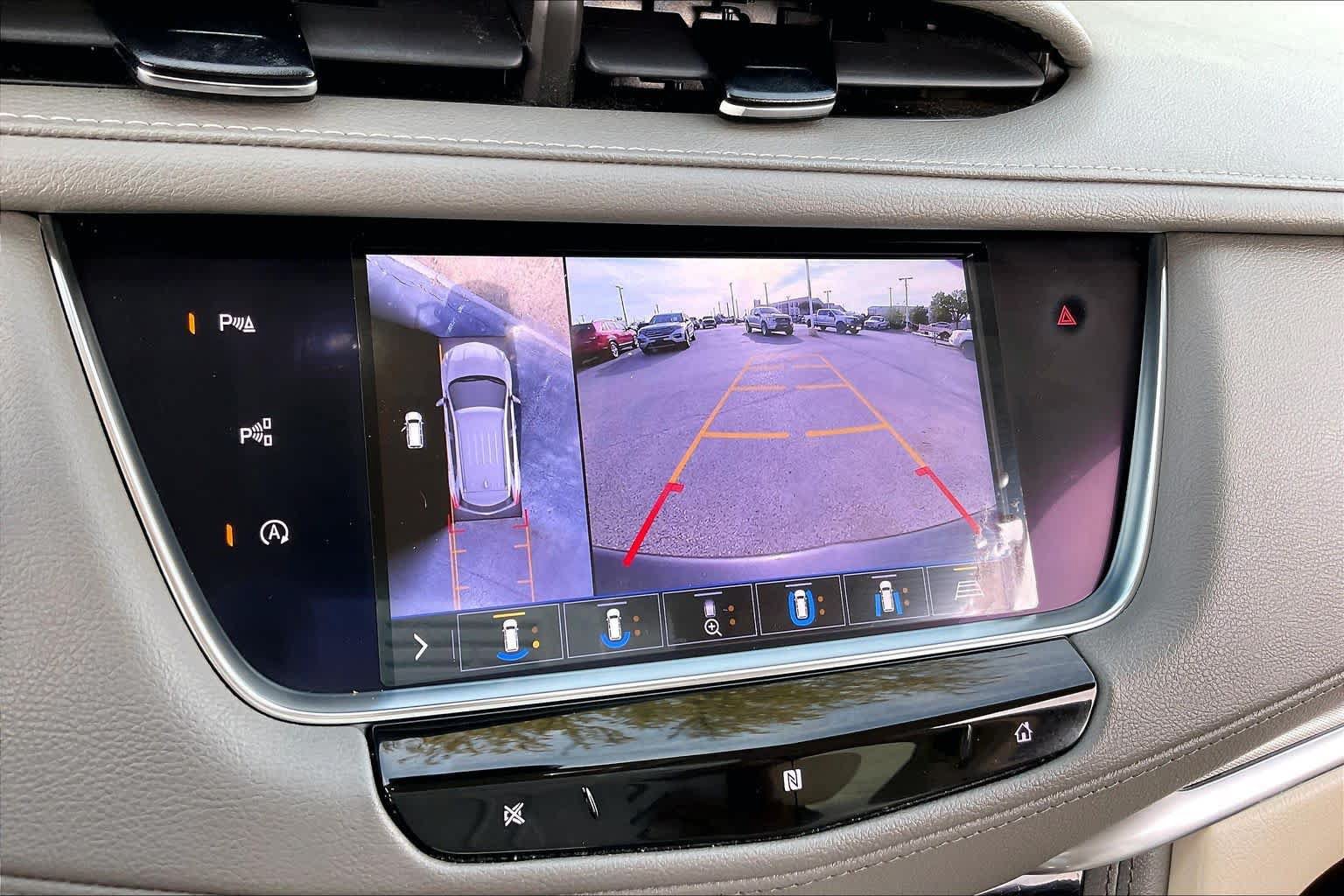 Used 2020 Cadillac XT5 Premium Luxury FWD image 24