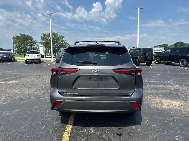 Used 2023 Toyota Highlander L FWD image 7