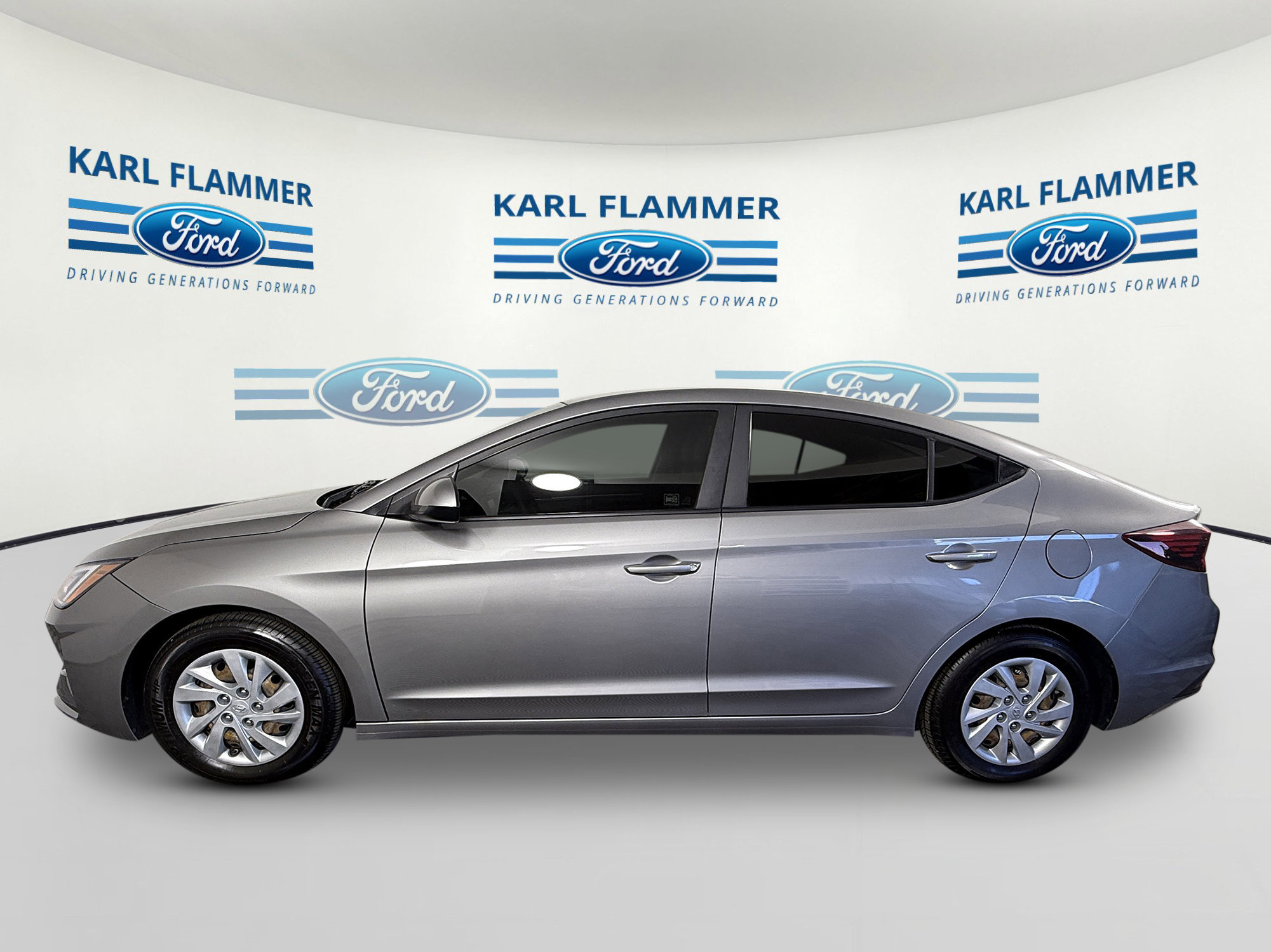 Used 2020 Hyundai Elantra SE w/ Cargo Package (C1) FWD image 5