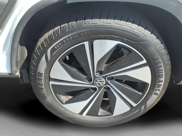 Used 2024 Volkswagen Taos SE AWD/4WD image 16