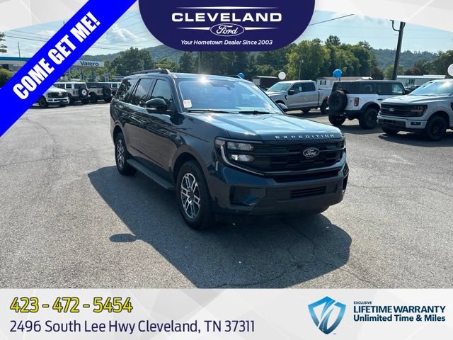 Certified 2025 Ford Expedition Active RWD image 1