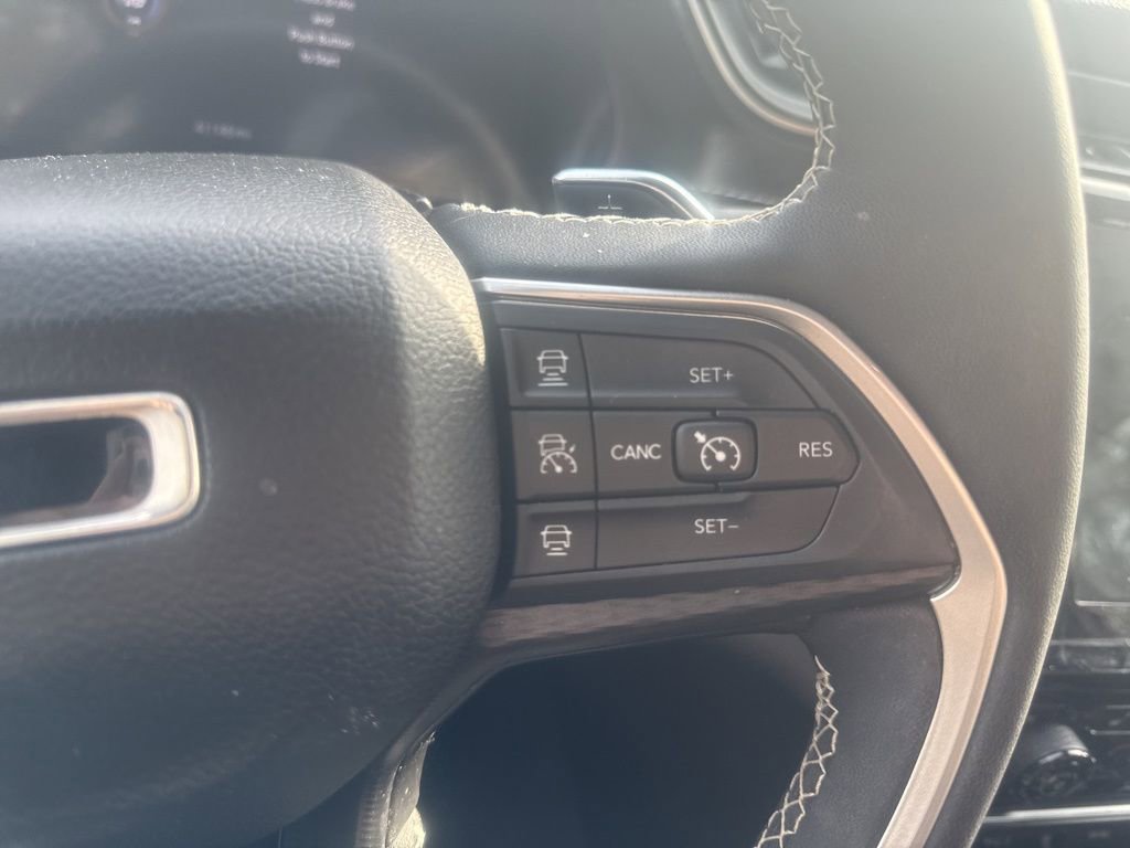 Used 2024 Jeep Grand Cherokee Altitude AWD/4WD image 19