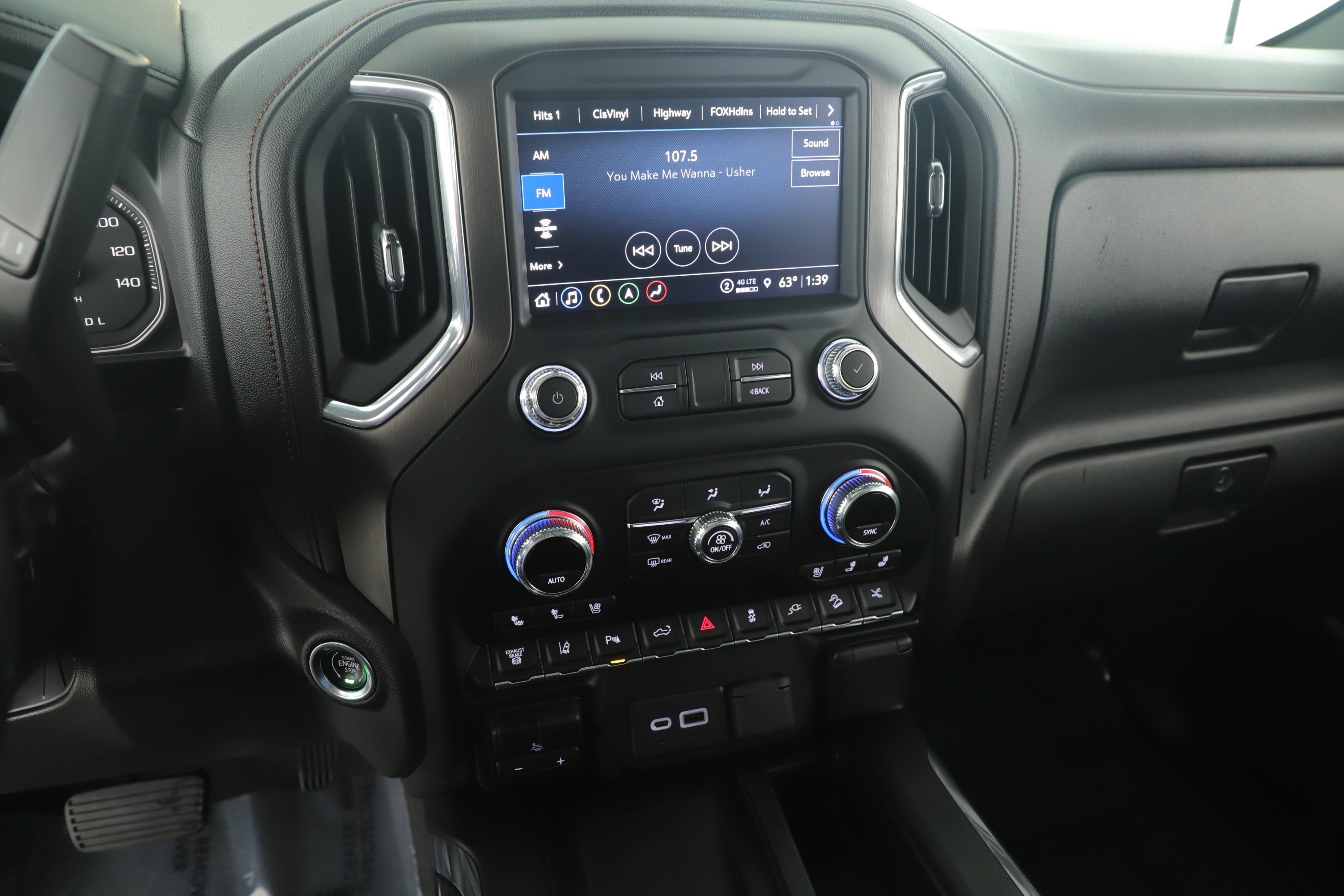 Used 2022 GMC Sierra 2500 AT4 w/ AT4 Premium Plus Package image 16