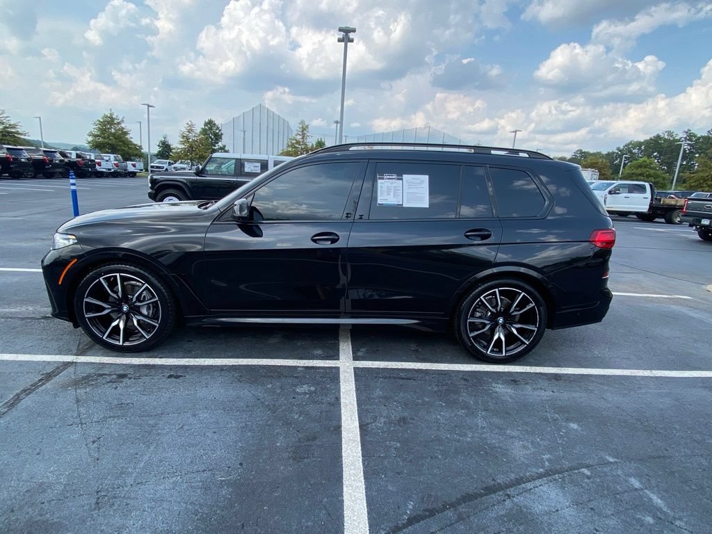 Used 2022 BMW X7 xDrive40i w/ M Sport Package AWD/4WD image 4