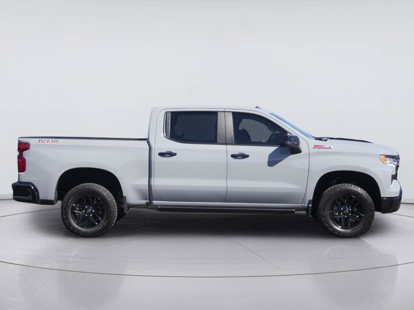 Used 2024 Chevrolet Silverado 1500 LT Trail Boss w/ Convenience Package II AWD/4WD image 5