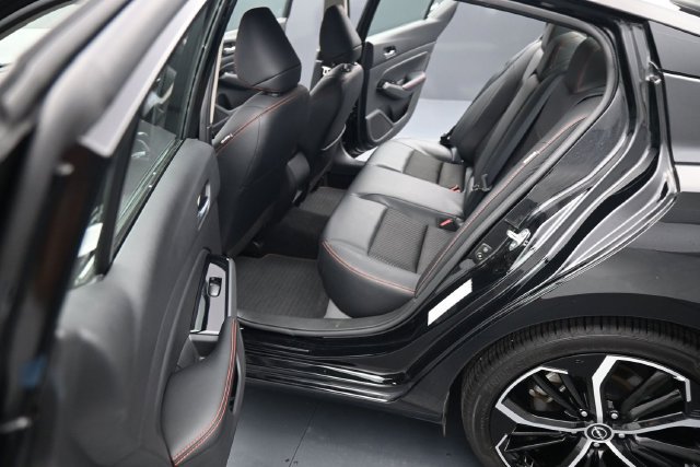 Used 2025 Nissan Altima 2.5 SR FWD image 25