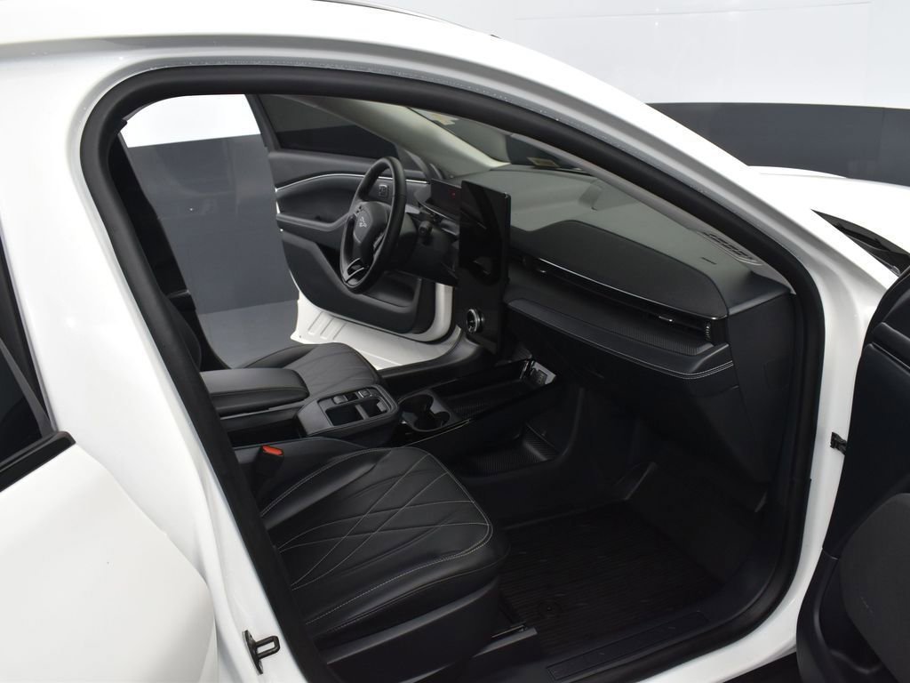 Certified 2025 Ford Mustang Mach-E Select w/ Comfort Package Lite image 15