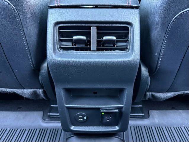 Certified 2022 Ford Edge ST-Line image 16