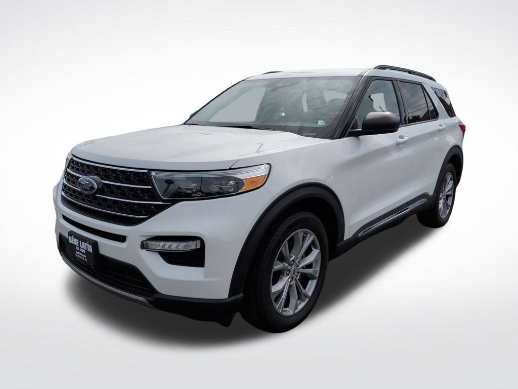 Certified 2023 Ford Explorer XLT w/ Equipment Group 202A AWD/4WD image 3
