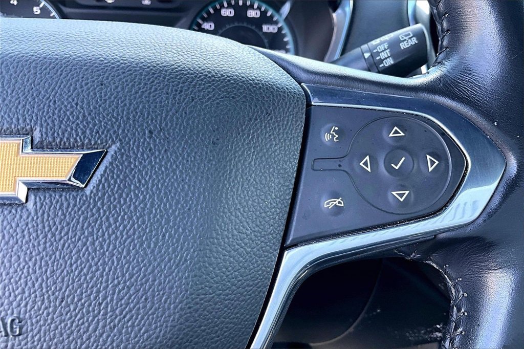 Used 2022 Chevrolet Traverse LT image 19