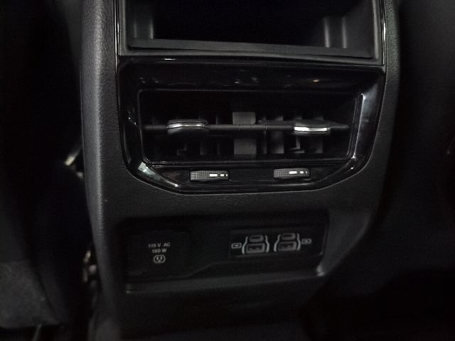 Used 2023 Jeep Grand Cherokee Altitude AWD/4WD image 29