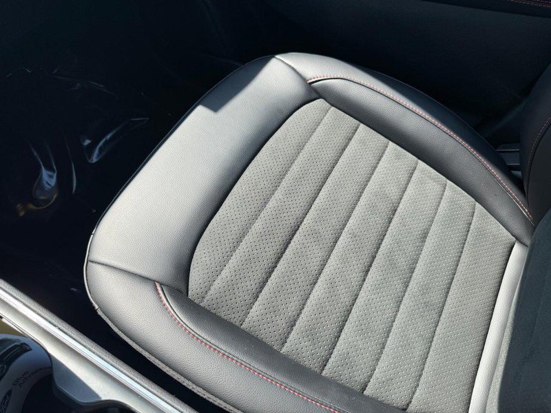 Certified 2024 Ford Edge ST-Line image 27