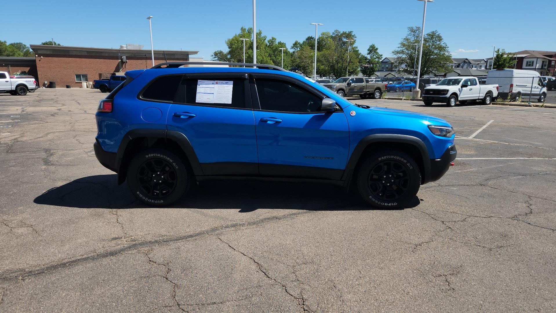 Used 2019 Jeep Cherokee Trailhawk AWD/4WD image 12