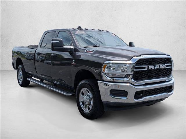 Used 2024 RAM 2500 Tradesman w/ Chrome Appearance Group AWD/4WD image 3