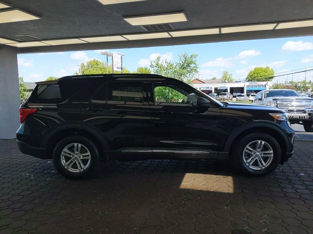 Certified 2023 Ford Explorer XLT w/ Equipment Group 202A AWD/4WD image 5