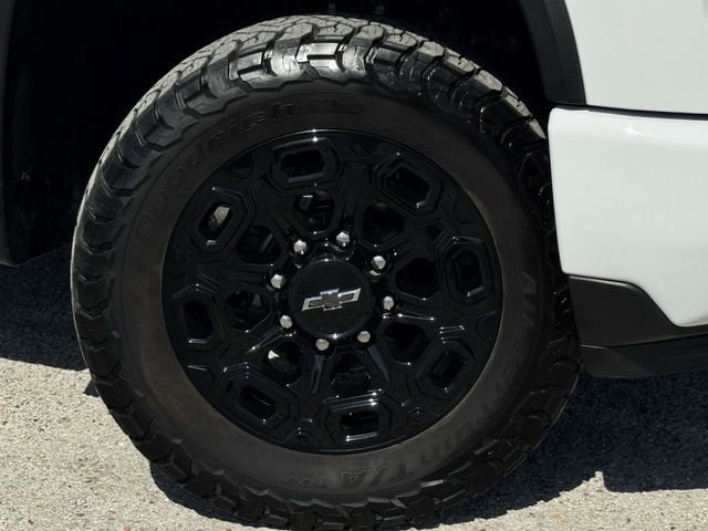Used 2024 Chevrolet Silverado 2500 LTZ w/ LTZ Plus Package image 32