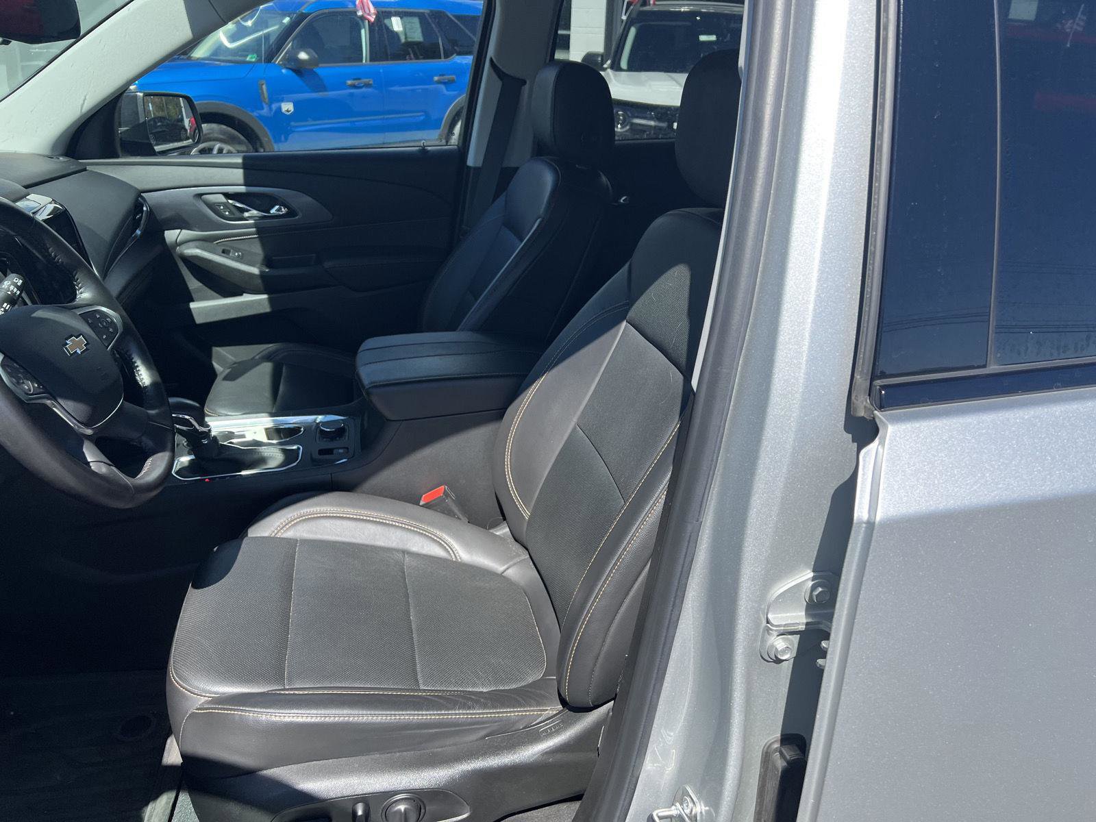 Used 2021 Chevrolet Traverse Premier w/ Redline Edition image 13