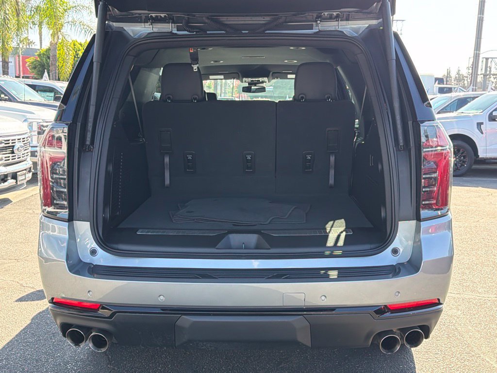 Used 2026 Chevrolet Suburban RST RWD image 17