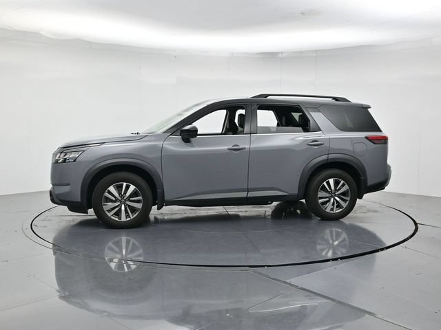 Used 2024 Nissan Pathfinder SL AWD/4WD image 7