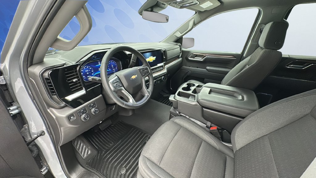 Used 2025 Chevrolet Silverado 1500 LT AWD/4WD image 13