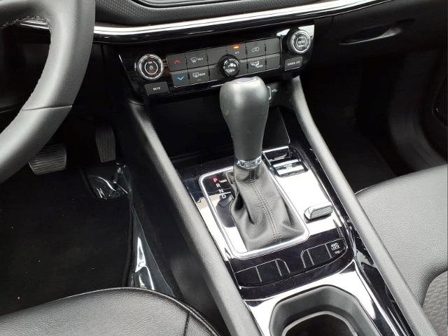 Used 2024 Jeep Compass Latitude w/ Convenience Group AWD/4WD image 21