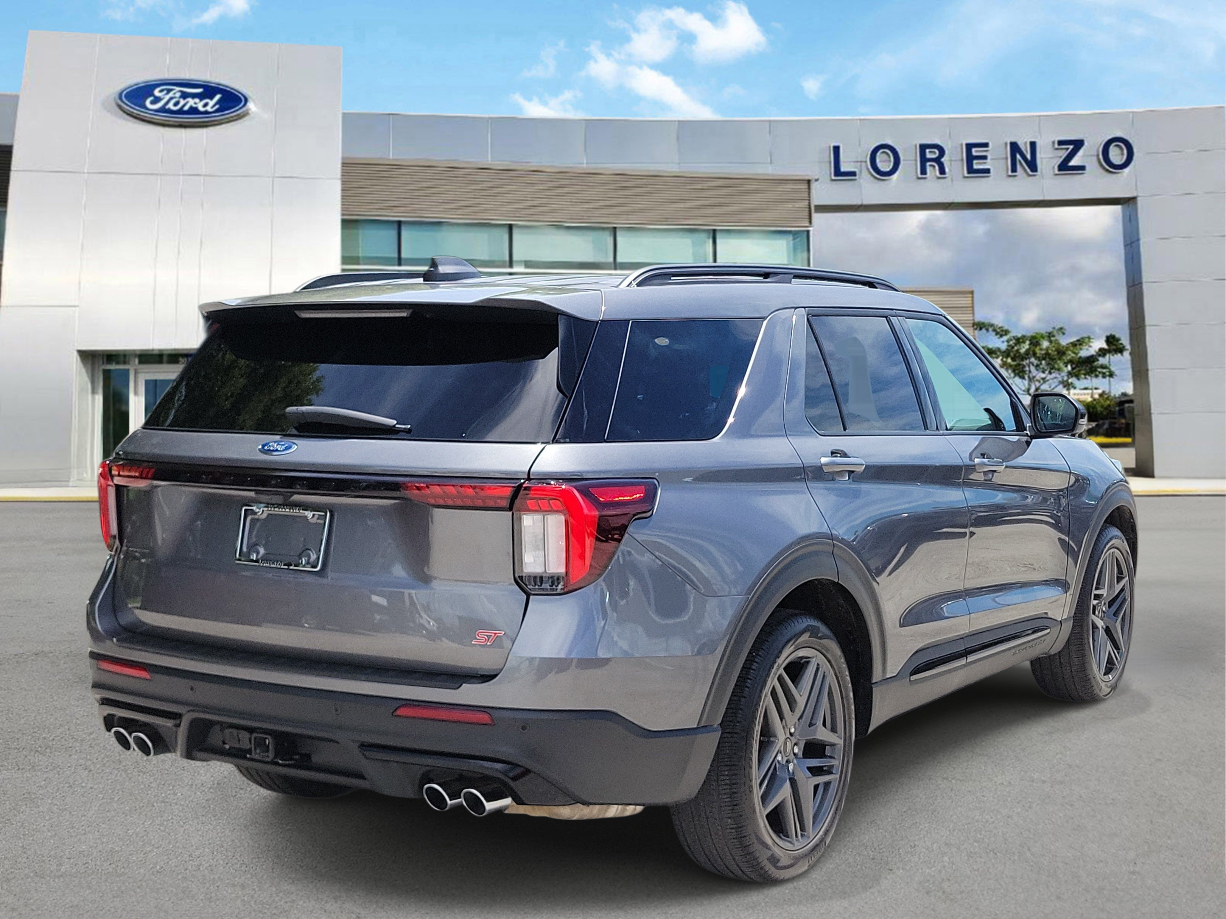 Certified 2025 Ford Explorer ST RWD image 5