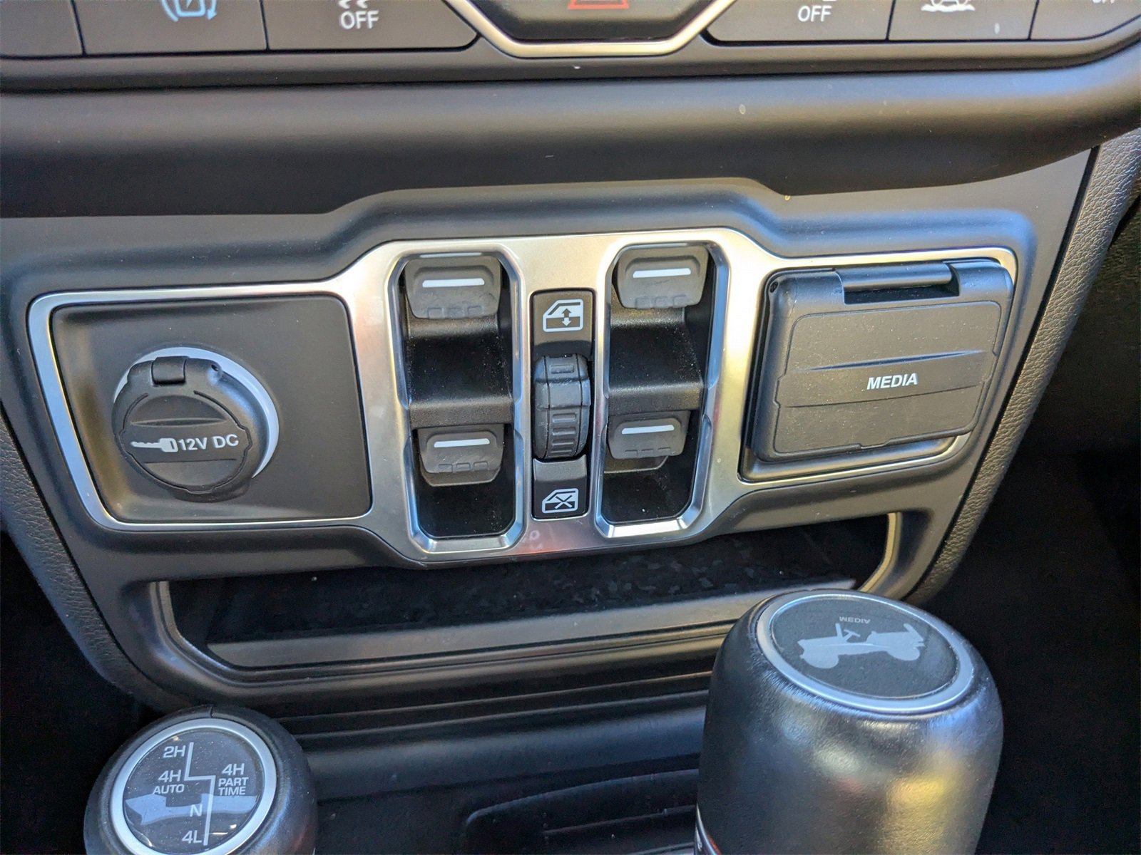 Used 2021 Jeep Wrangler Unlimited Sahara w/ Cold Weather Group image 24