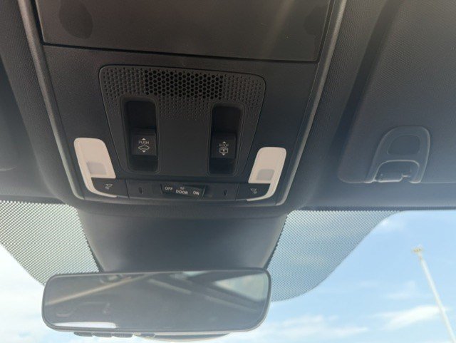 Used 2025 Honda Pilot Black Edition image 20