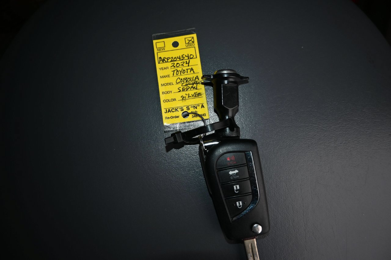 Used 2024 Toyota Corolla LE FWD image 35