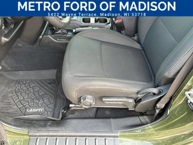 Used 2023 Jeep Gladiator Sport AWD/4WD image 17