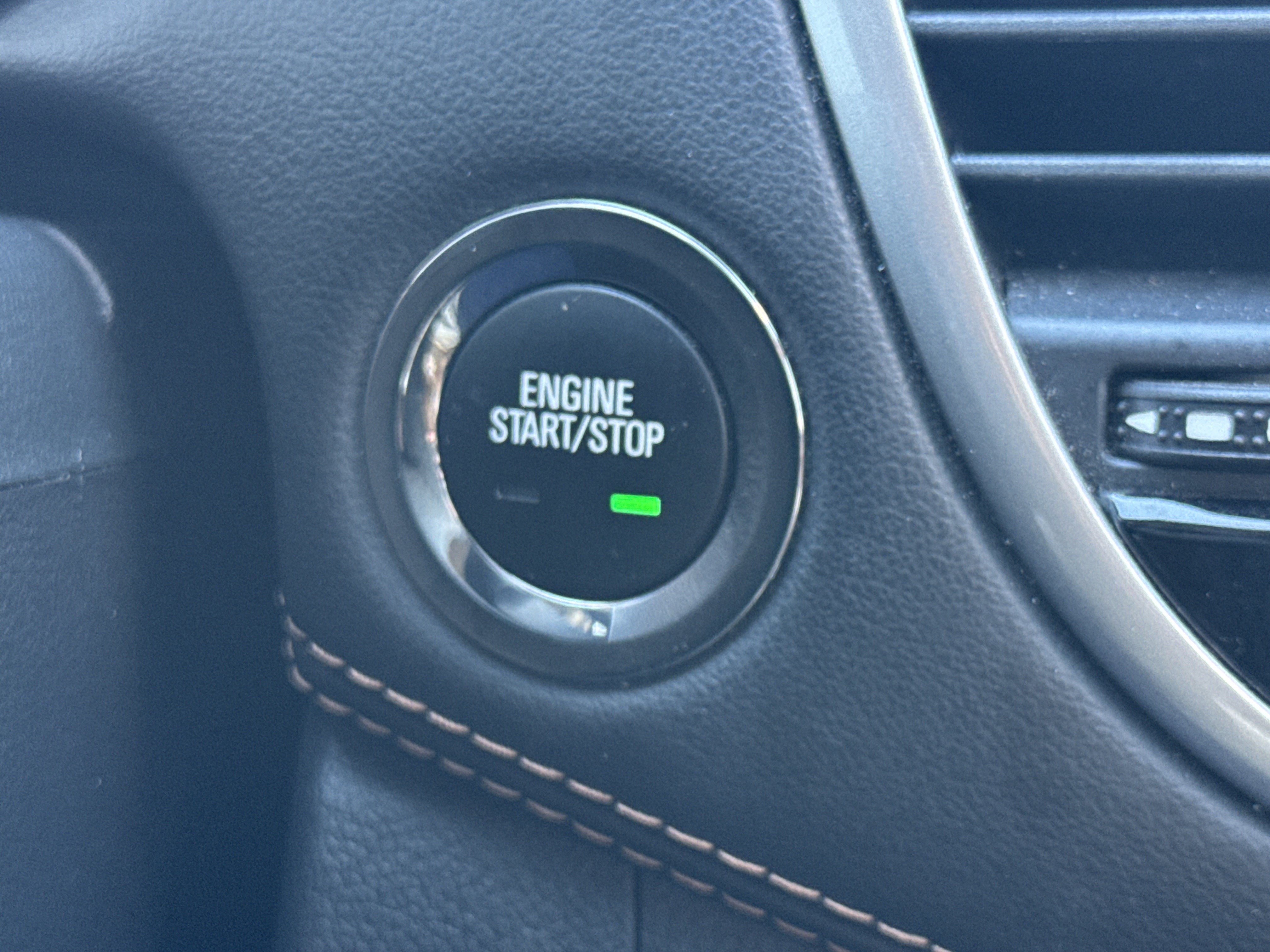 Used 2022 Chevrolet Trax LT w/ LT Convenience Package image 22