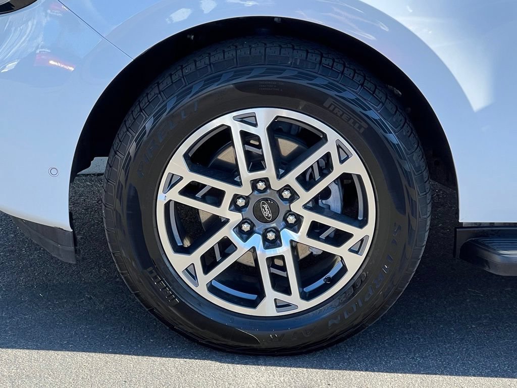 Certified 2025 Ford Expedition Active AWD/4WD image 14