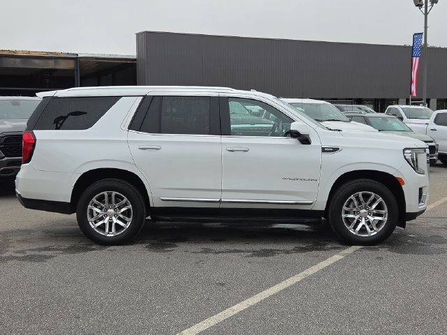 Used 2022 GMC Yukon SLT w/ SLT Premium Package AWD/4WD image 2