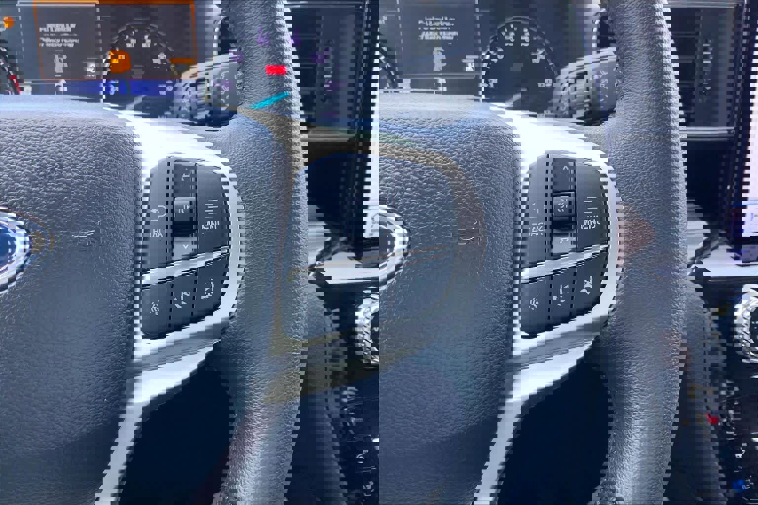 Certified 2024 Ford Explorer Limited w/ Limited Technology Package image 24