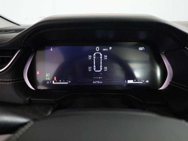 Used 2022 Jeep Grand Cherokee Overland w/ Luxury Tech Group IV AWD/4WD image 18