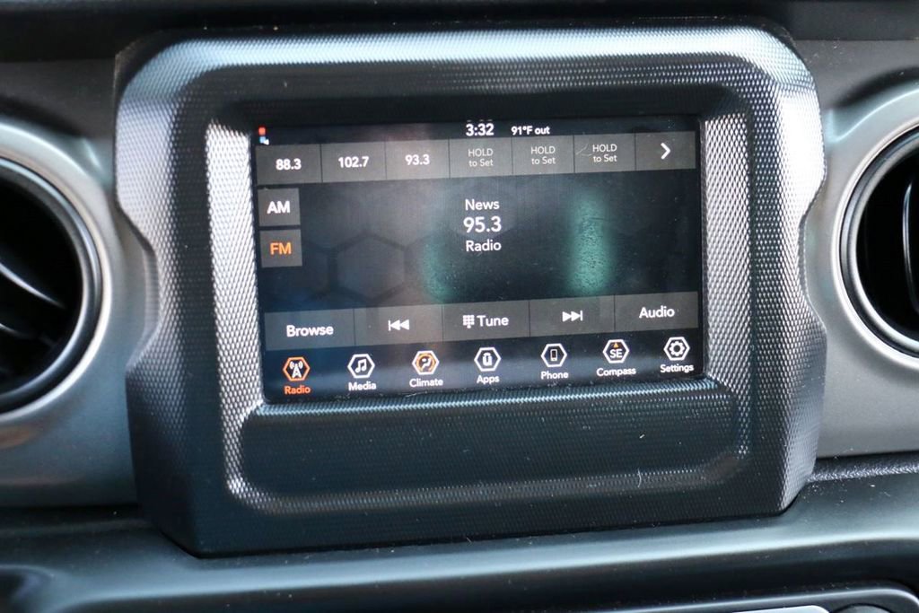 Used 2022 Jeep Wrangler Sport image 15