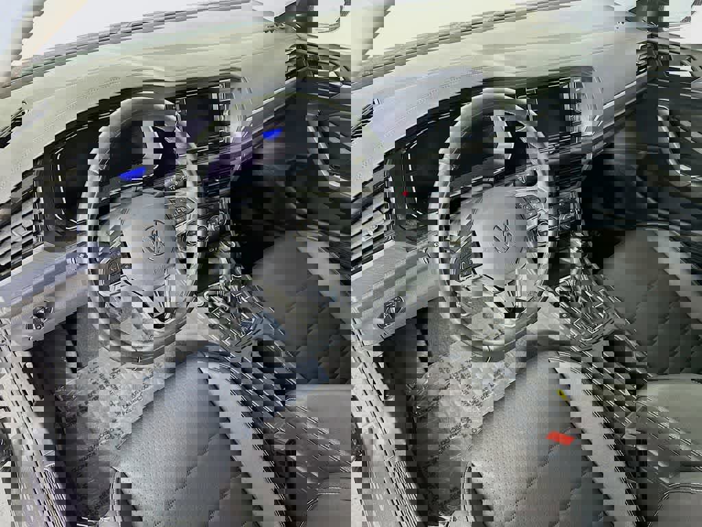 Used 2024 Volkswagen Jetta SE image 9