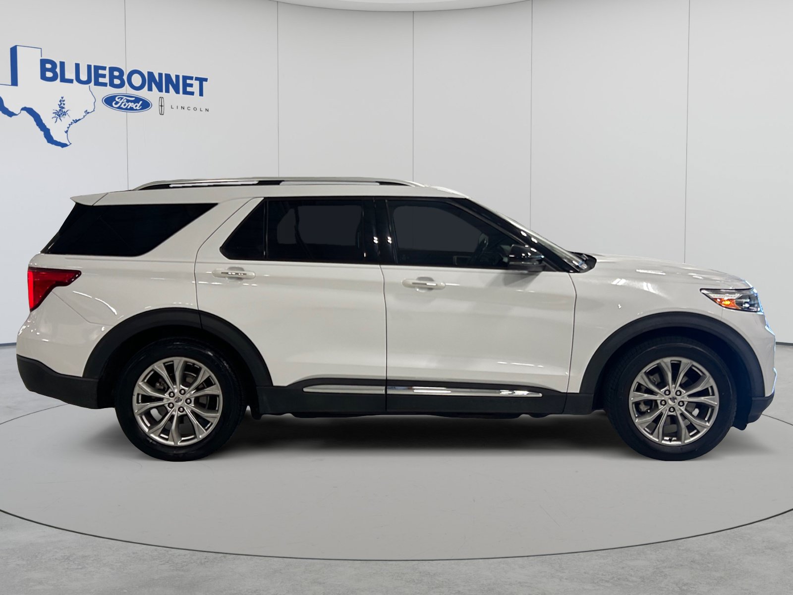 Certified 2020 Ford Explorer Limited RWD image 4