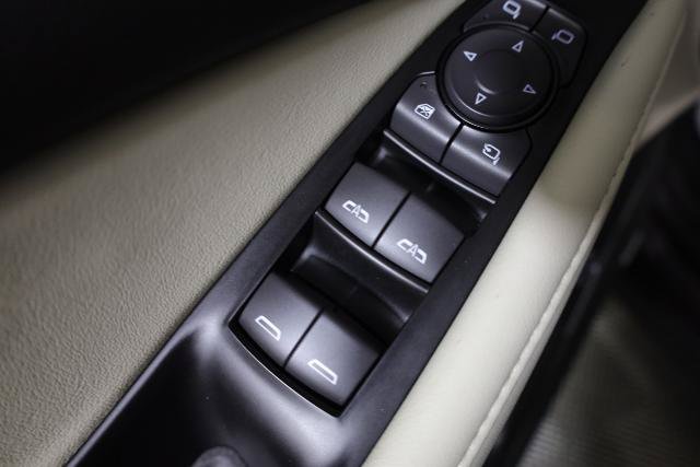 Used 2023 Buick Enclave Avenir w/ Avenir Technology Package AWD/4WD image 32