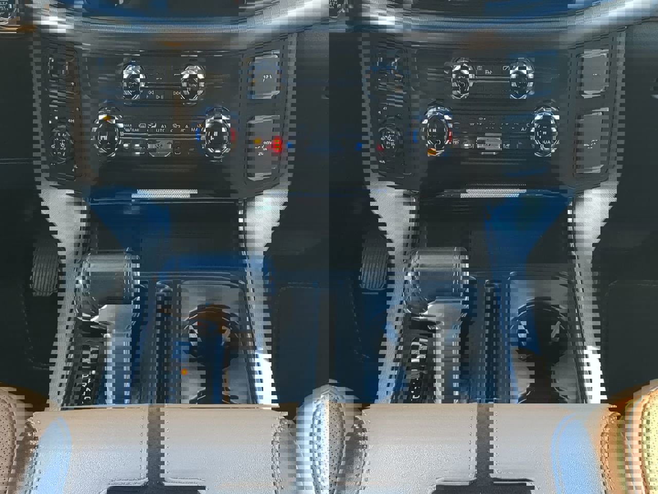 Certified 2021 Ford F150 Platinum w/ Equipment Group 701A High image 17