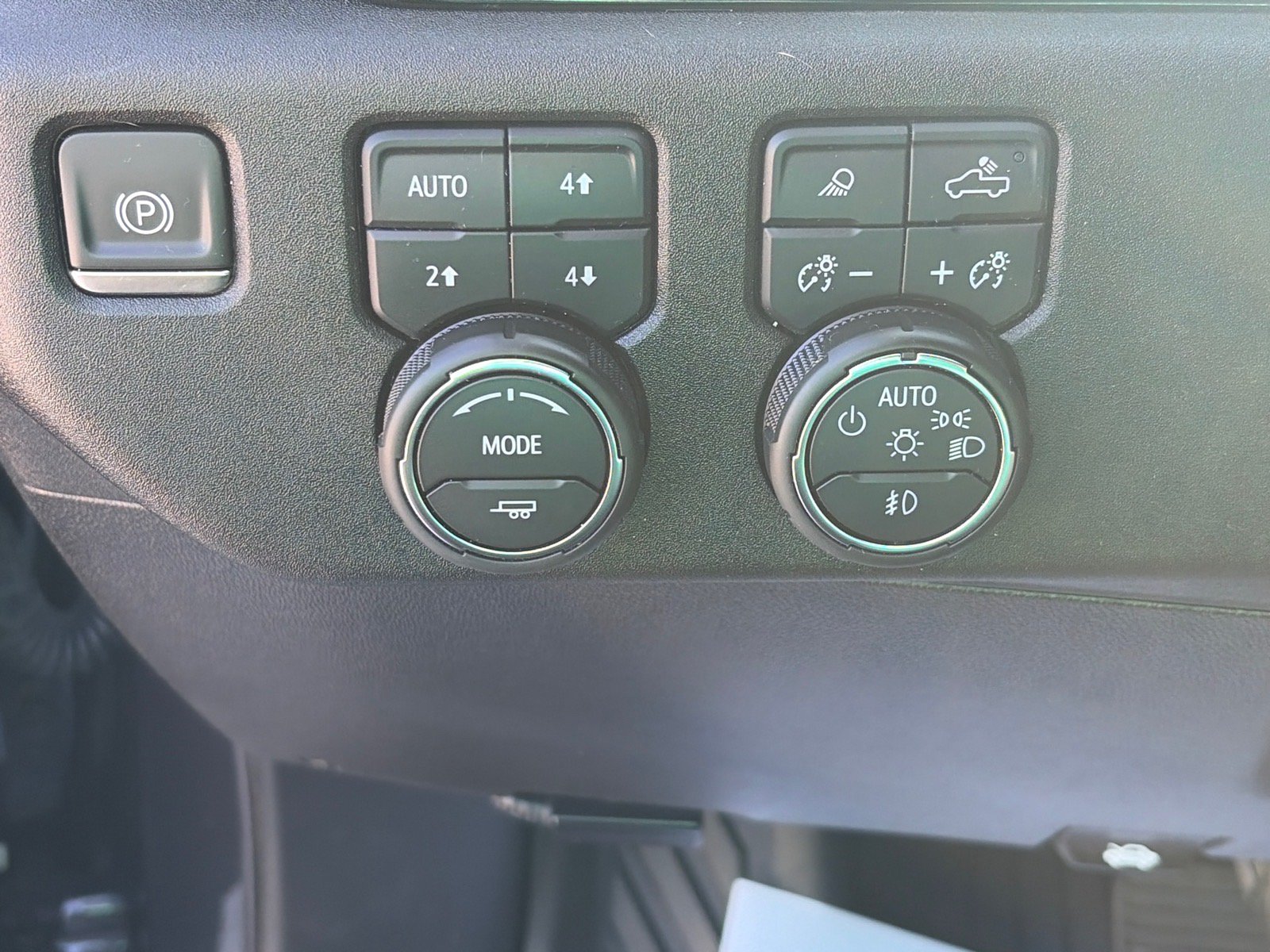 Used 2024 Chevrolet Silverado 1500 RST AWD/4WD image 17